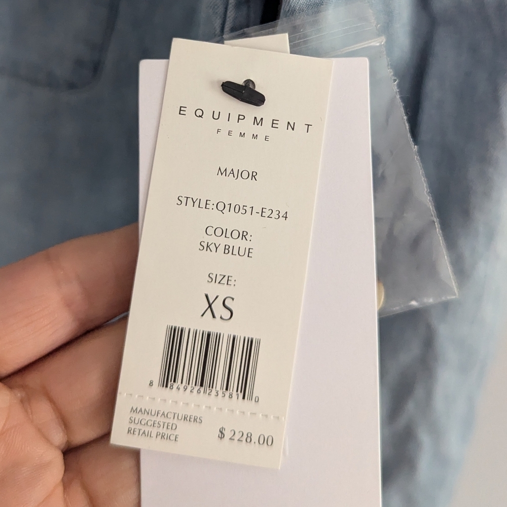 NEW Women's Equipment XS Major Sky Blue Button Down - Picture 4 of 6
